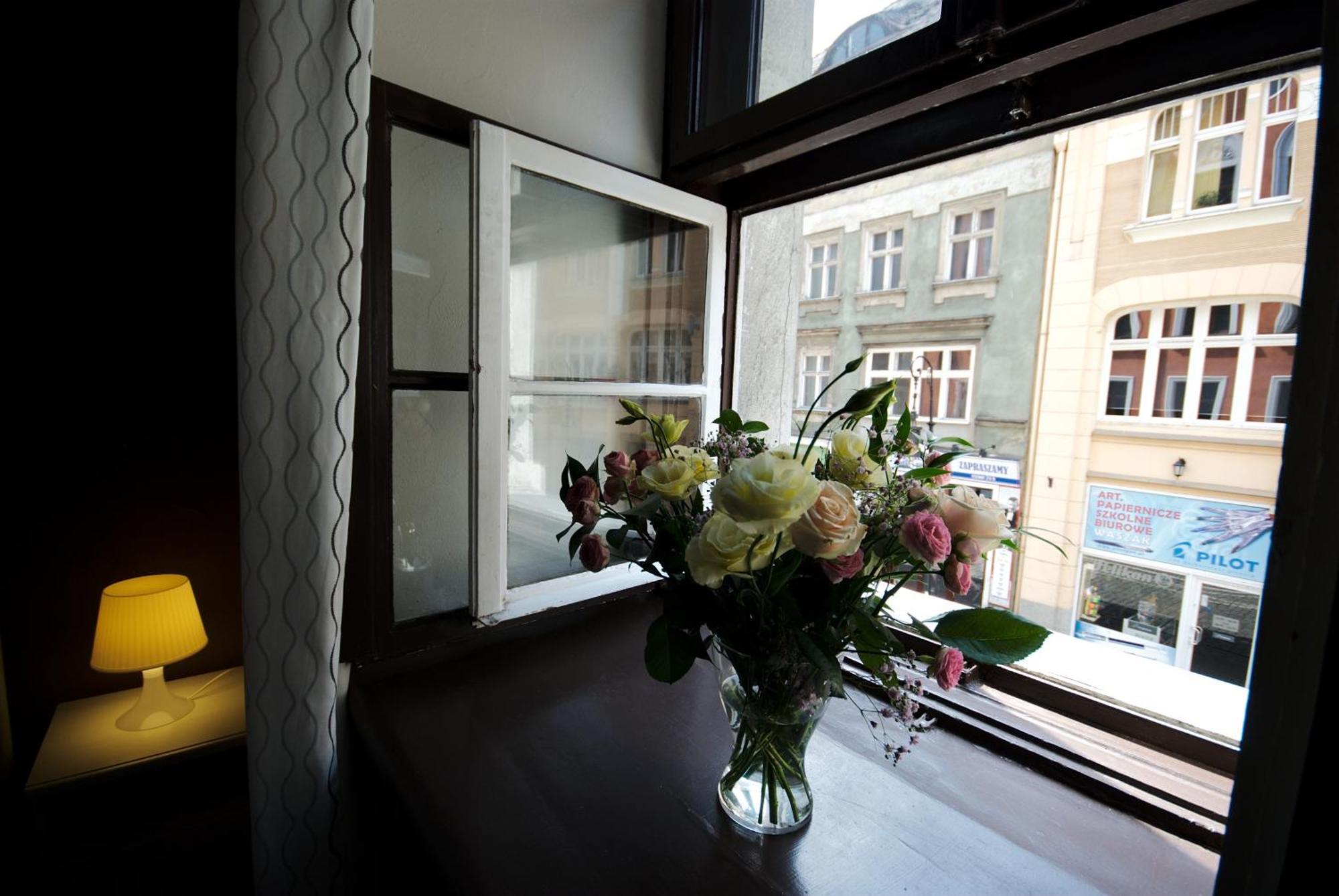 Kolysanka Private Rooms In Old Town Poznan Exterior photo